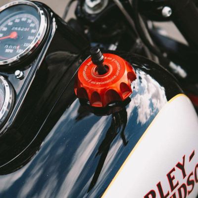 P16 MXベント ハーレー用ガスキャップ レッド POWERPLANT