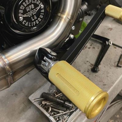 M8ソフテイル P16 フットペグ ゴールド POWERPLANT