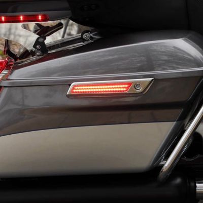 2014以降ツーリング デュアルカラーLED サドルバッグヒンジ クローム/レッドレンズ Custom Dynamics