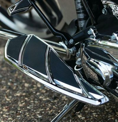 M8ソフテイル Phantom ドライバー・フロアボード(クローム) Kuryakyn