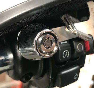 ビックツインモデル用 ハンドルクランプ ヘルメットロック クローム Lidlox（リッドロックス）