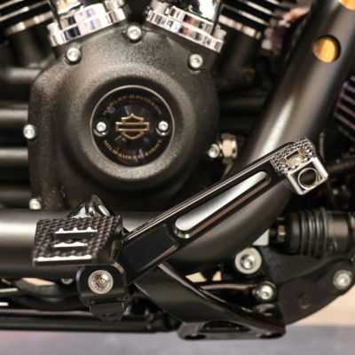 M8 ソフテイル All-new ブレーキアーム (ブラック) スラッシンサプライ(THRASHIN SUPPLY)