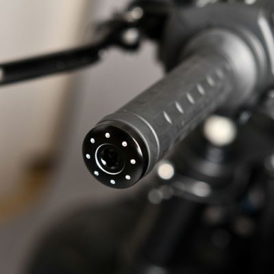 スポーツスターS、ナイトスター ハンドルバーエンド (ブラック/シルバー) SPEEDRA