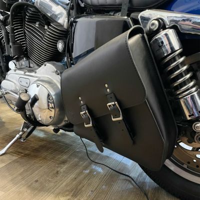 【セール】スポーツスター 本革レフト・ソロスイングアームバッグ ラージ クイックリリースバックル ブラックステッチ BAD&G CUSTOM