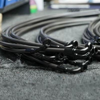 ツーリング ロードグライド ブレーキホース/クラッチケーブルキット 18～20インチエイプハンドル用 (ブラックメッシュ/ブラック) LA Choppers