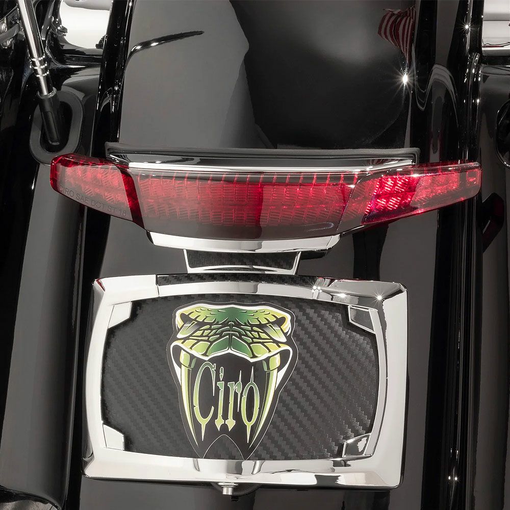 2014以降 FLHX/S、FLTRX/S、FLHRXS LATITUDE ウインカーテールライト ライセンスホルダー クローム レッドレンズ CIRO 2