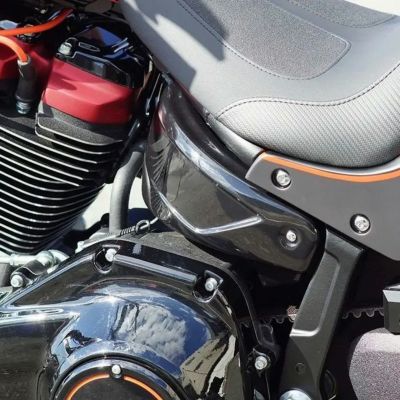 M8ソフテイル サイドカバーセット (リモートアジャスターノブ用) ノイズ