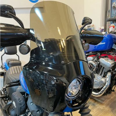 WMW FXソフテイル、ダイナ ロードウオリアースタイル フェアリング グロスブラック 15インチスモークシールド付き
