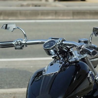 M8/ツインカム ソフテイル ブレイクアウト ドラッグバーハンドル (クローム) ノイズ