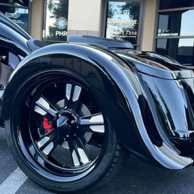 Paul Yaffe SWOOP トライク ストレッチ・リアフェンダー 左用 (スムース) 【M8トライク フリーホイーラー、ロードグライド3】