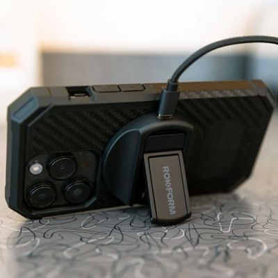 ROKFORM マグネット式　ワイヤレス充電スタンド