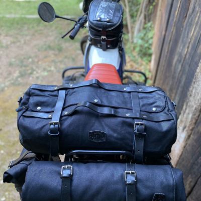 PODEROSA Shiraz ダッフルバッグ 30L (ブラック/ブラックレザー)