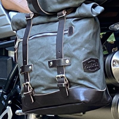 PODEROSA Dakhla クイックリリース・サドルバッグ 12L (グリーン/ブラウンレザー)