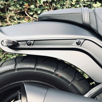 Screws4Bikes M8ソフテイル フェンダーストラットボルトキット グロスブラック 8本入り