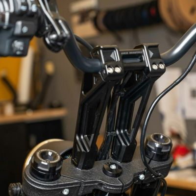 KODLIN ファストバックライザー 10インチ 【スポーツスター、ダイナ、ソフテイル】