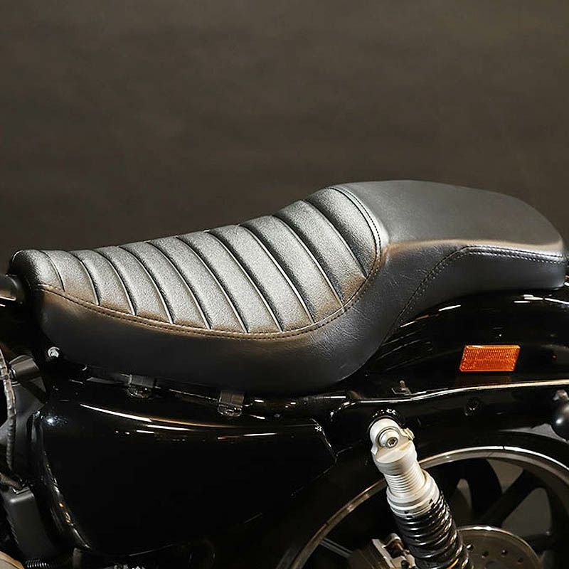 スポーツスター k&hシート 黒 レザー スタッズ スター おまけ付き 